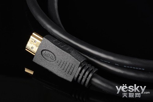 樂視T1S網絡電視盒首測 鋁金外殼彰顯高貴品質，HDMI線暢享高清體驗